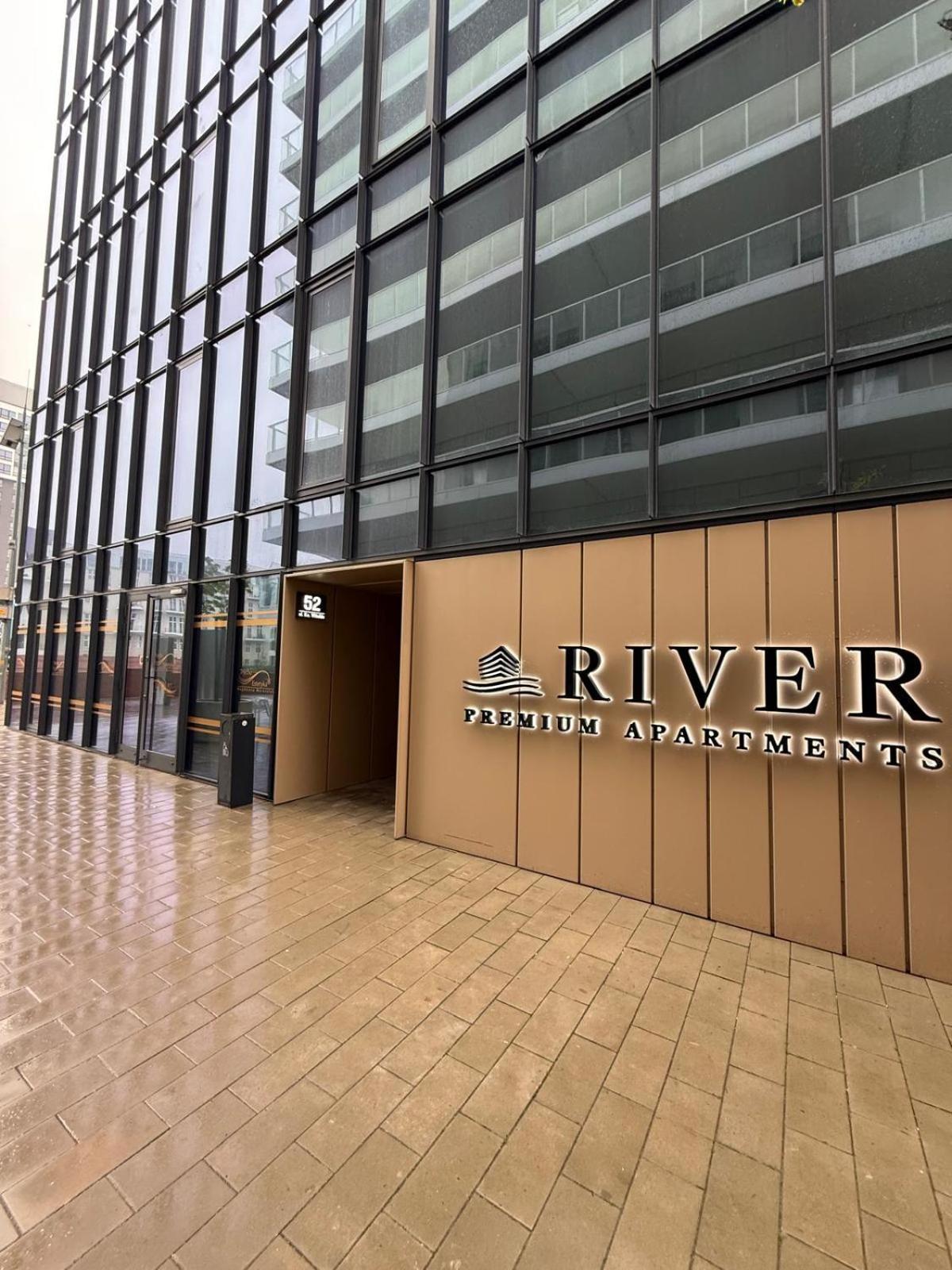 River Premium A *